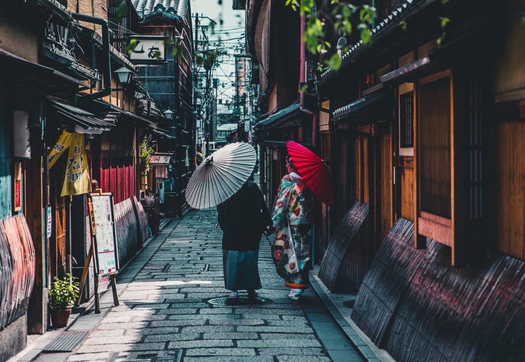 The Best Self Guided Walking Tour Of Gion Kyoto S Historical Geisha Neighbourhood The Creative Adventurer