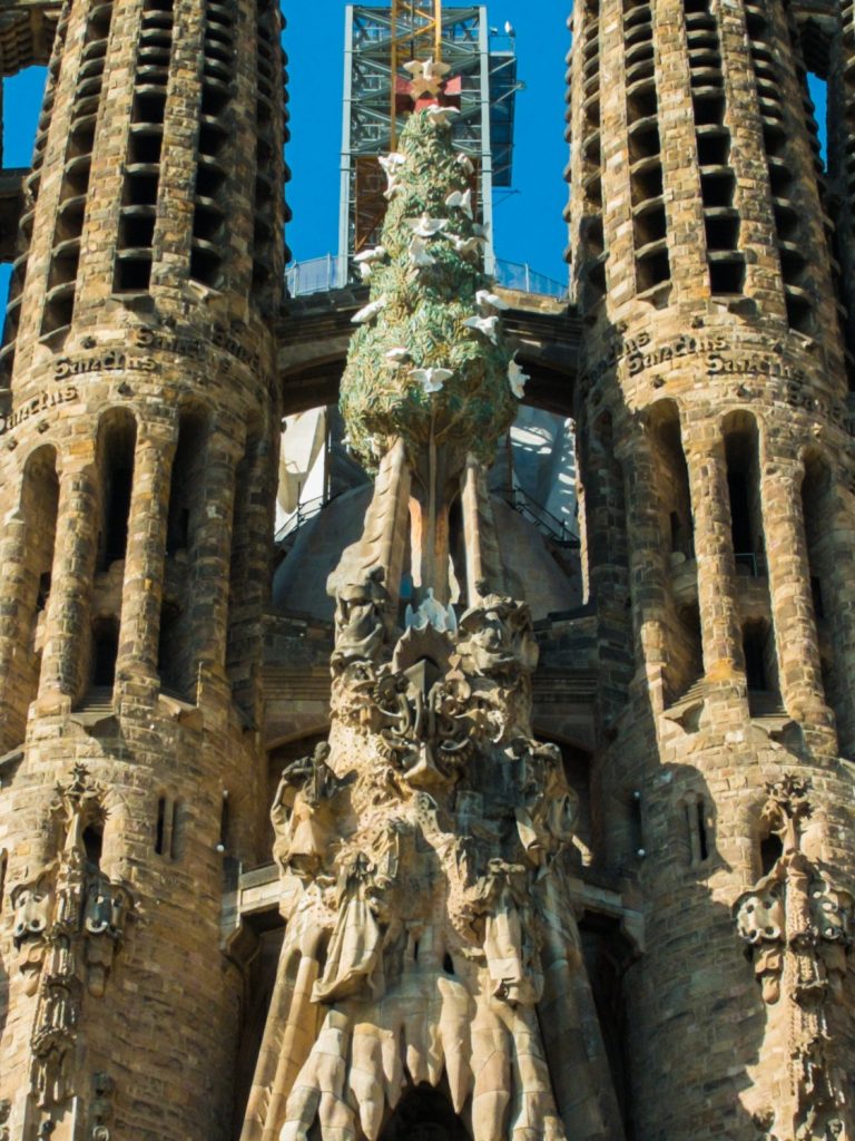 The Ultimate Insider's Self Guided Tour of Gaudi's Sagrada Familia in ...