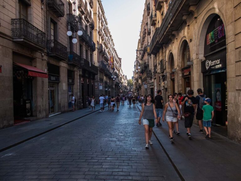 The Ultimate Self Guided Tour of Barcelona’s Gothic Quarter - The Creative Adventurer