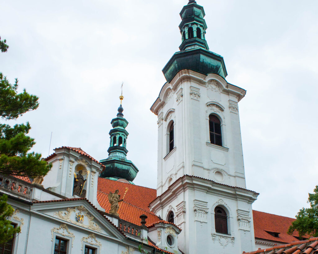 prague castle and castle district walking tour