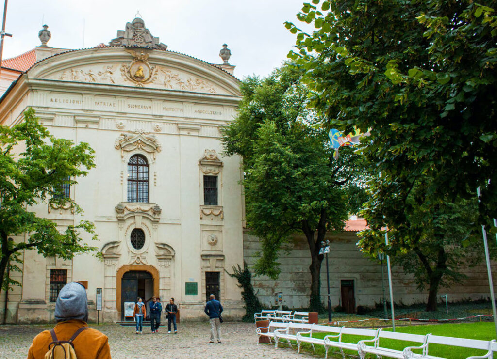 prague castle and castle district walking tour