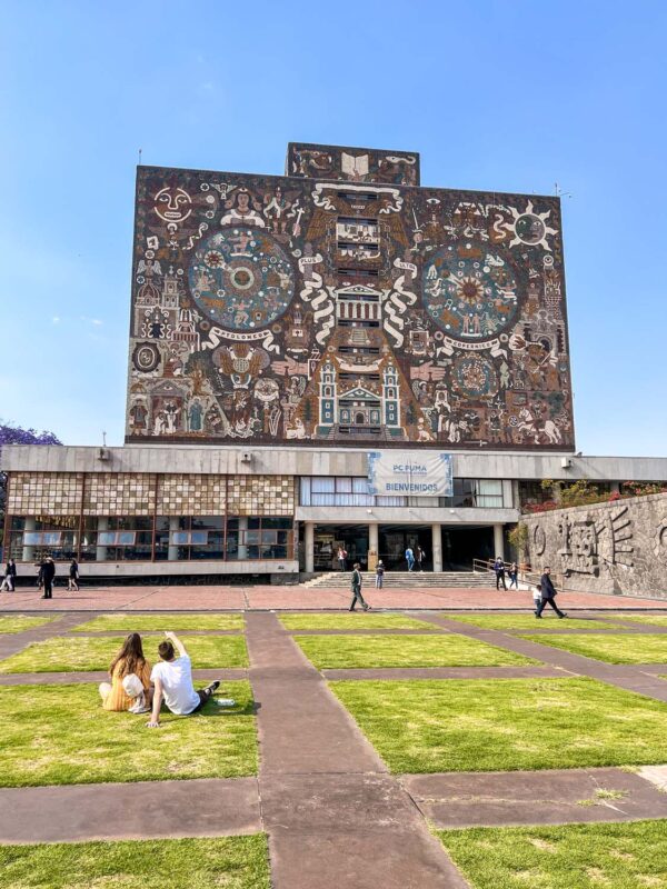 The Ultimate Guide to the Architectural Wonders of UNAM Campus in ...