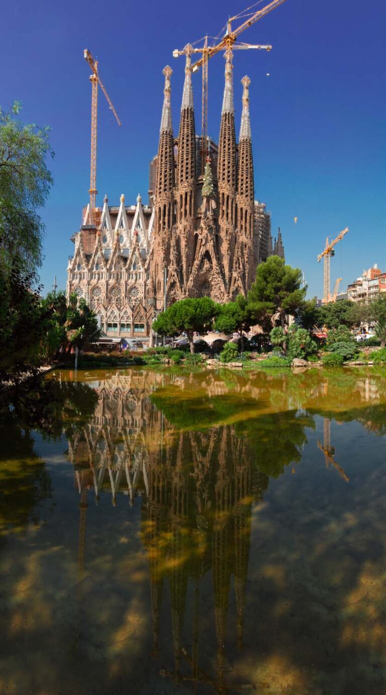 10 Tourist Mistakes NOT To Make in Barcelona - The Creative Adventurer