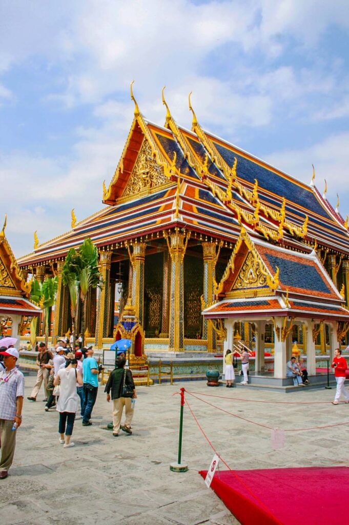 the grand palace bangkok tour