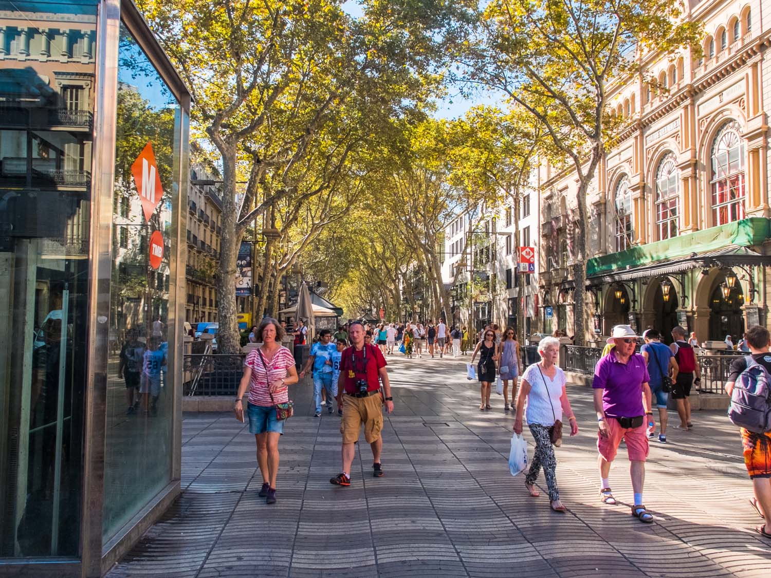 10 Tourist Mistakes NOT To Make in Barcelona - The Creative Adventurer