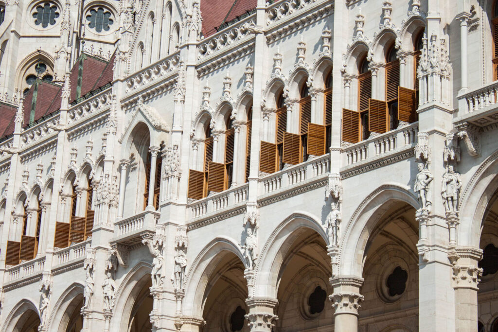 can you visit budapest parliament for free
