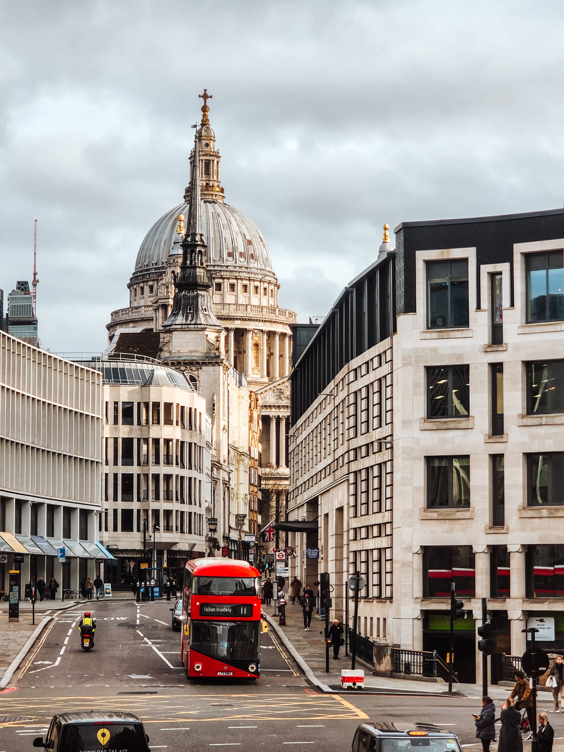 The Ultimate London Public Transport Guide: Navigating the City Like a 